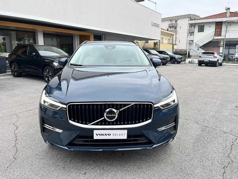 Usata Volvo XC60 Core 197 CV (144 kW) 2024 Blu/azzurro SUV