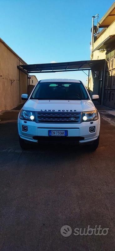 Bianco Usata 2013 Land Rover Freelander 2 SUV | 8000 € (Ottimo prezzo) - Immagine 1/4