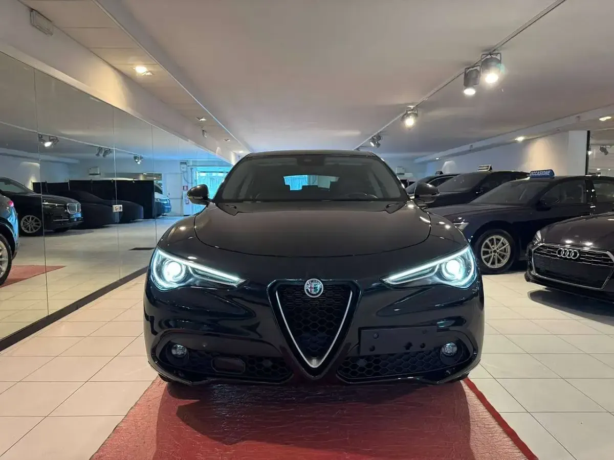 Usata Alfa Romeo Stelvio Ti 209 CV (153 kW) 2021 Nero SUV