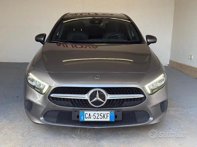 Usata Mercedes A180 116 CV (85 kW) 2020 Grigio Berlina