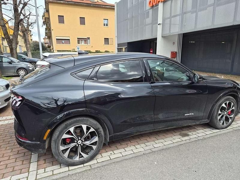 Usata Ford Mustang Mach-E 275 kW (375 CV) 2021 Nero SUV