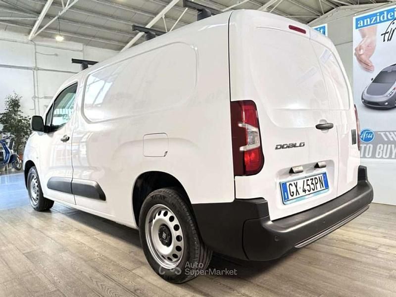 Usata Fiat Doblò 101 CV (74 kW) 2024 Bianco Monovolume