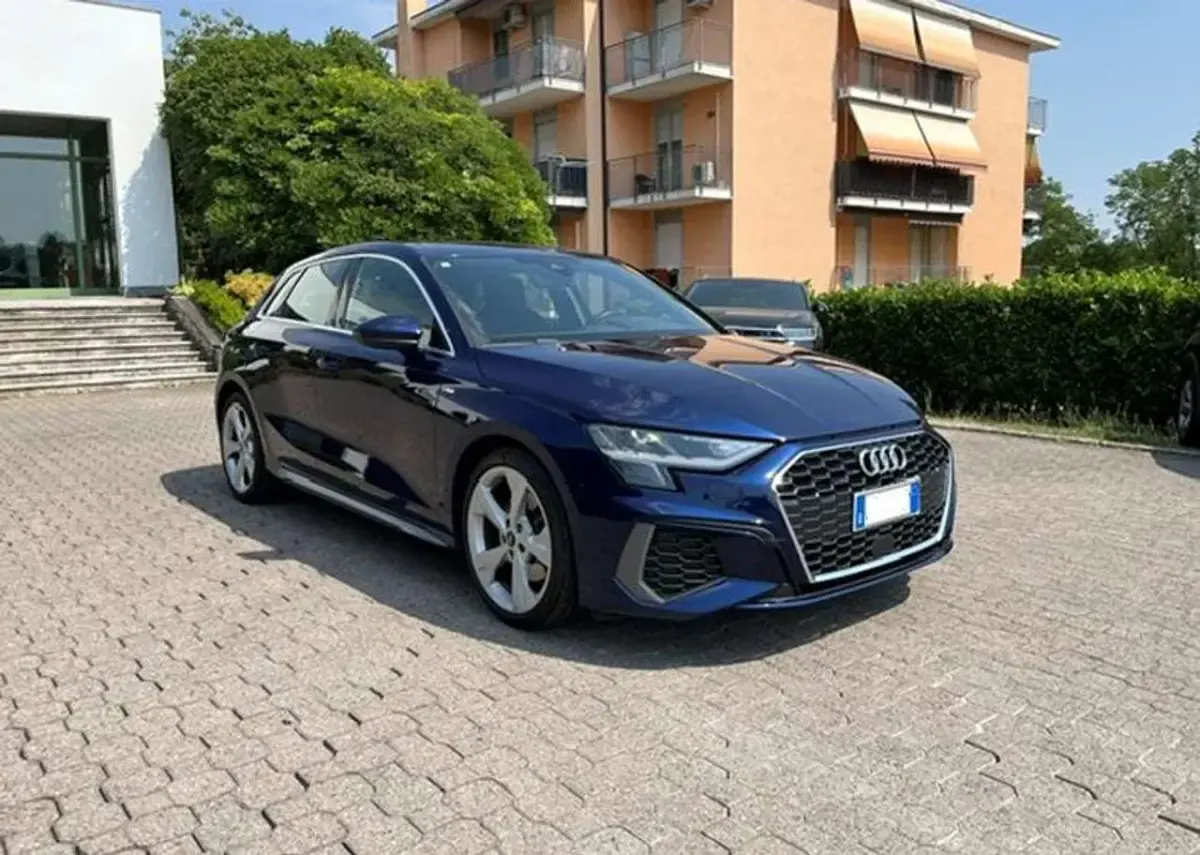 Usata Audi A3 S-Line 116 CV (85 kW) 2021 Blu/azzurro Berlina
