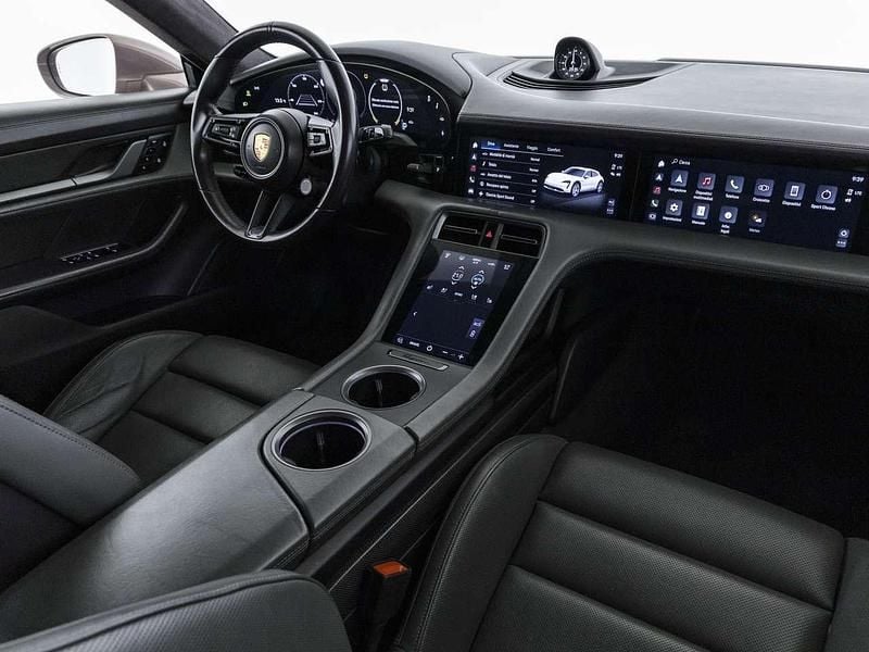 Usata Porsche Taycan Cross Turismo 559 kW (761 CV) 2021 1i frozenberry metallizzato Station wagon