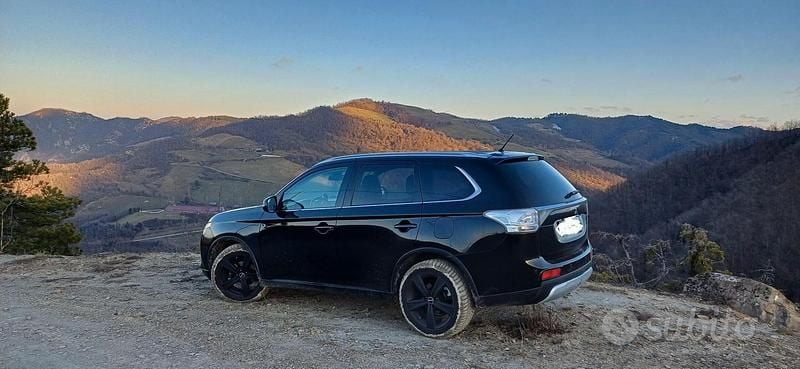 Usata Mitsubishi Outlander Instyle 150 CV (110 kW) 2014 Nero SUV