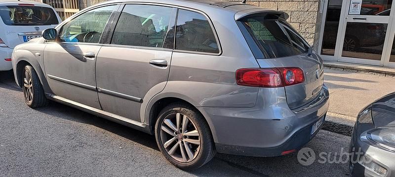 Usata Fiat Croma 150 CV (110 kW) 2009 Grigio Station wagon