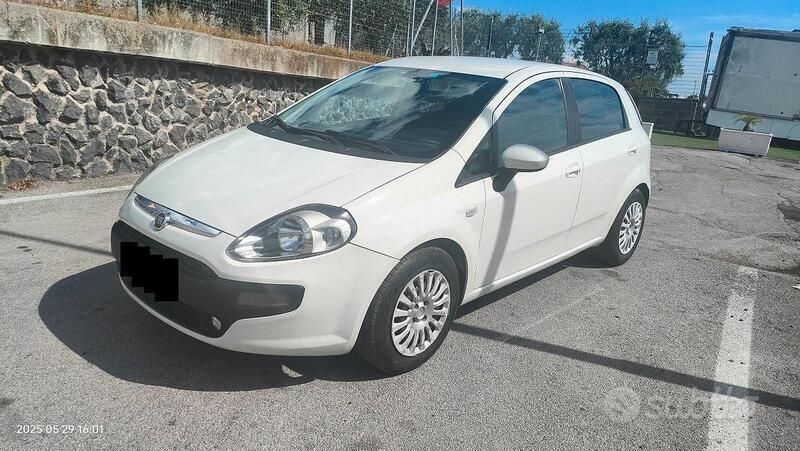 Usata Fiat Punto Evo Dynamic 75 CV (55 kW) 2010 Bianco Utilitaria