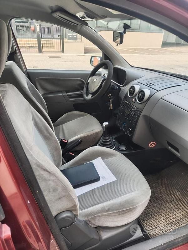 Usata Ford Fusion 101 CV (74 kW) 2003 Rosso Berlina