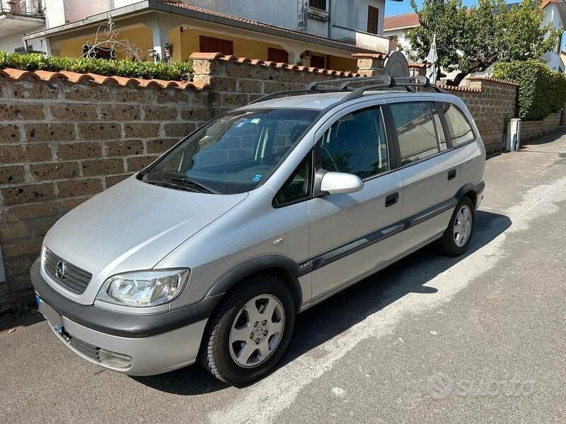 Usata Opel Zafira 82 CV (60 kW) 1999 Grigio Monovolume