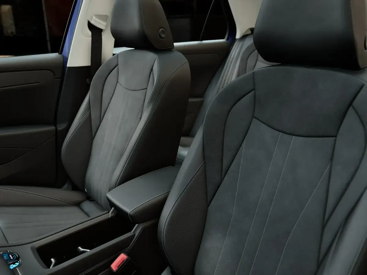 Nuova VW T-Roc Style 115 CV (84 kW) 2026 Celestial blue metallizzato nero SUV