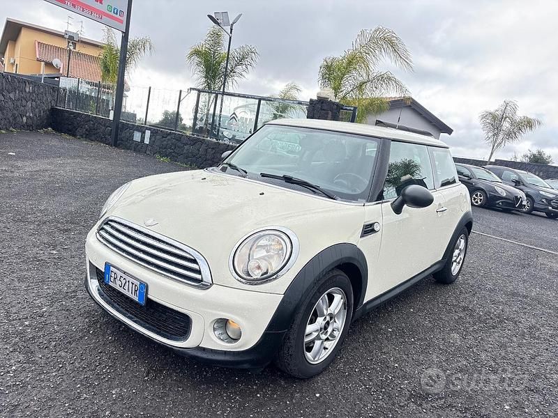 Usata Mini Cooper D 90 CV (66 kW) 2013 Bianco Utilitaria