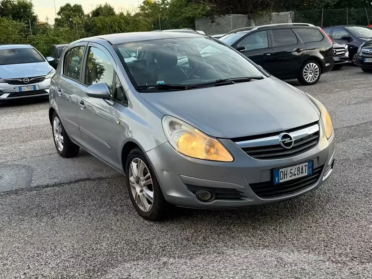 Używany Opel Corsa Club 75 KM (55 kW) 2007 Szary Hatchback