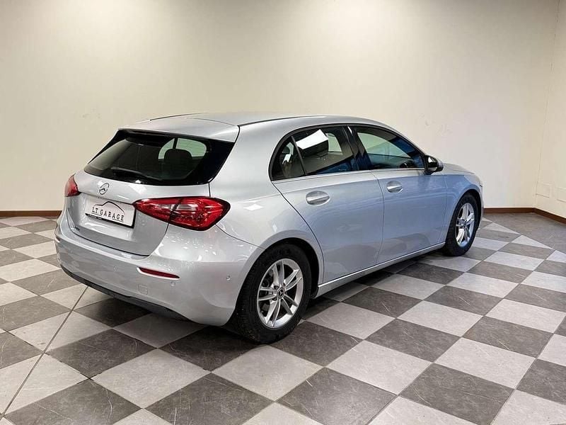 Usata Mercedes A200 Business 163 CV (119 kW) 2018 Argento Berlina