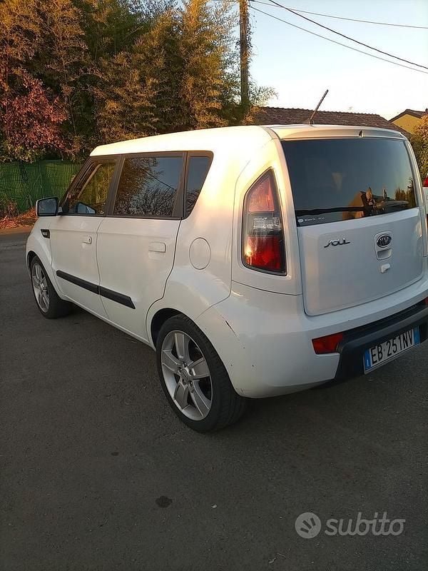 Usata Kia Soul 126 CV (92 kW) 2010 Bianco SUV