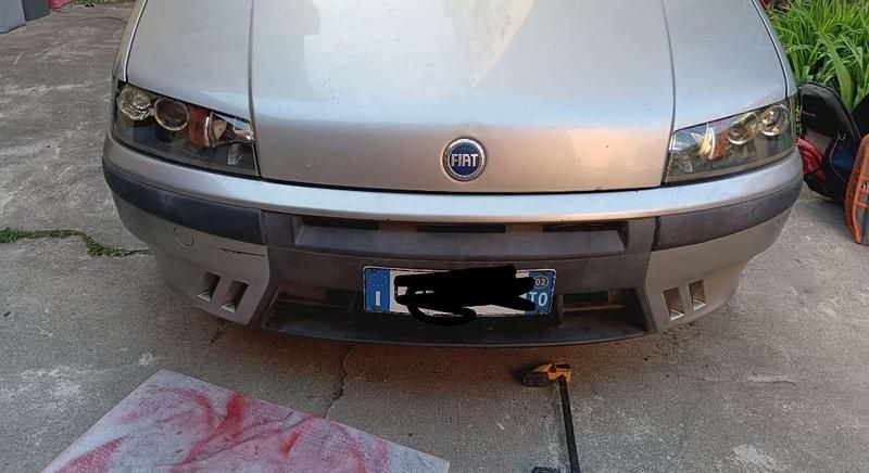 Usata Fiat Punto Feel 80 CV (58 kW) 2002 Grigio Utilitaria