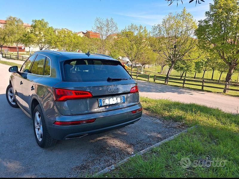 Usata Audi Q5 Ambiente 190 CV (139 kW) 2018 Grigio SUV