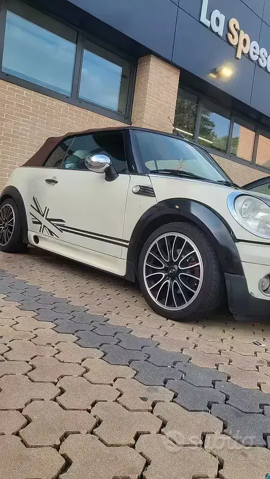 Usata Mini Cooper Cabriolet 120 CV (88 kW) 2009 Bianco Cabrio