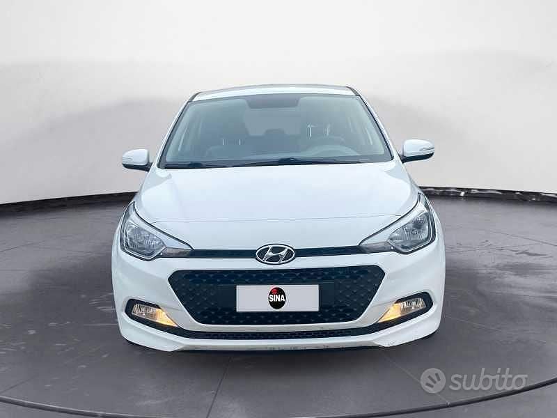 Usata Hyundai i20 Classic 75 CV (55 kW) 2015 Bianco Berlina