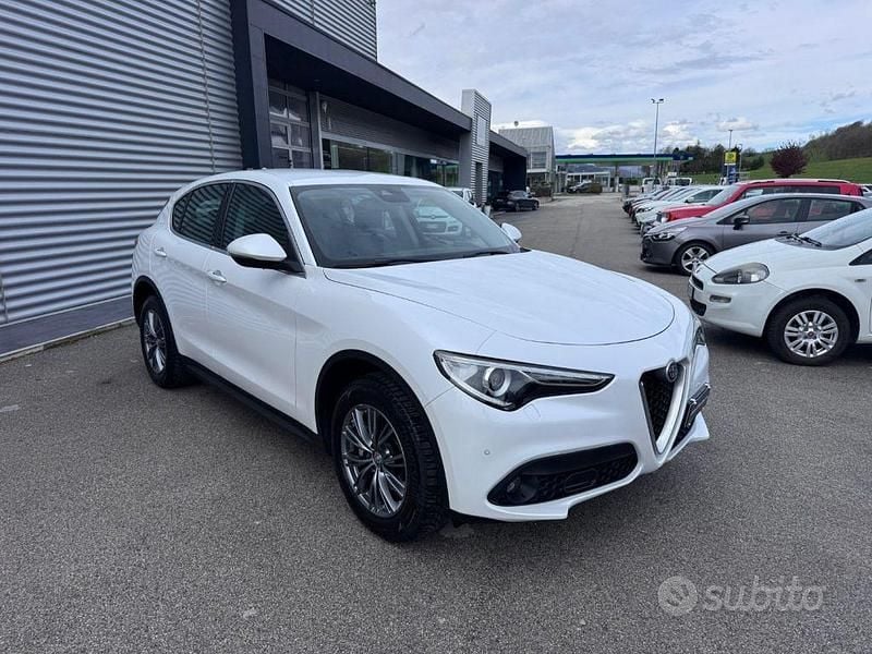 Usata Alfa Romeo Stelvio Super 210 CV (154 kW) 2017 Bianco SUV