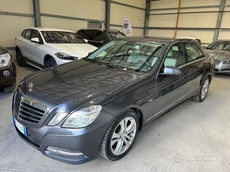 Usata Mercedes E250 Avantgarde 203 CV (149 kW) 2010 Grigio Berlina