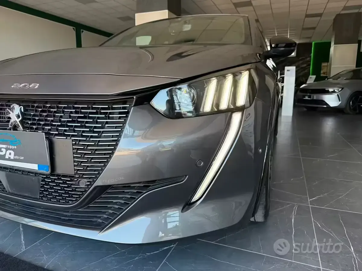 Usata Peugeot 208 131 CV (96 kW) 2022 Grigio Utilitaria
