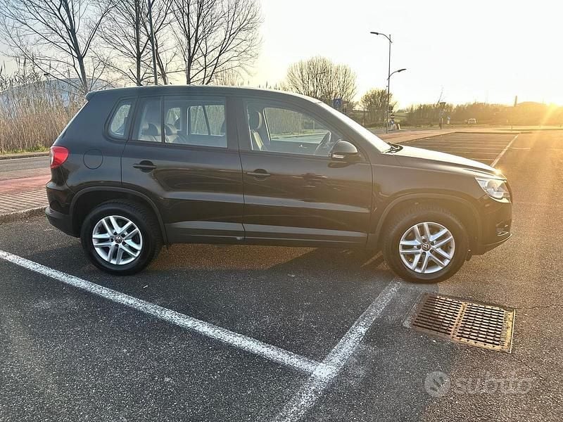 Usata VW Tiguan 140 CV (102 kW) 2011 Nero SUV
