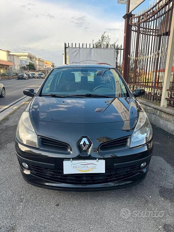 Usata Renault Clio II Dynamique 85 CV (62 kW) 2006 Nero Berlina