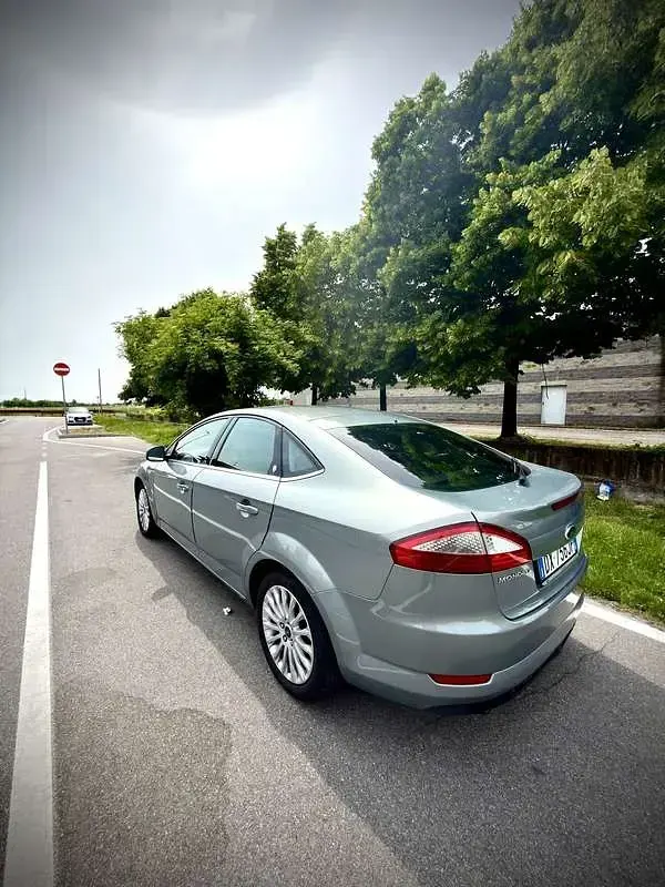 Usata Ford Mondeo Ghia 140 CV (102 kW) 2009 Berlina