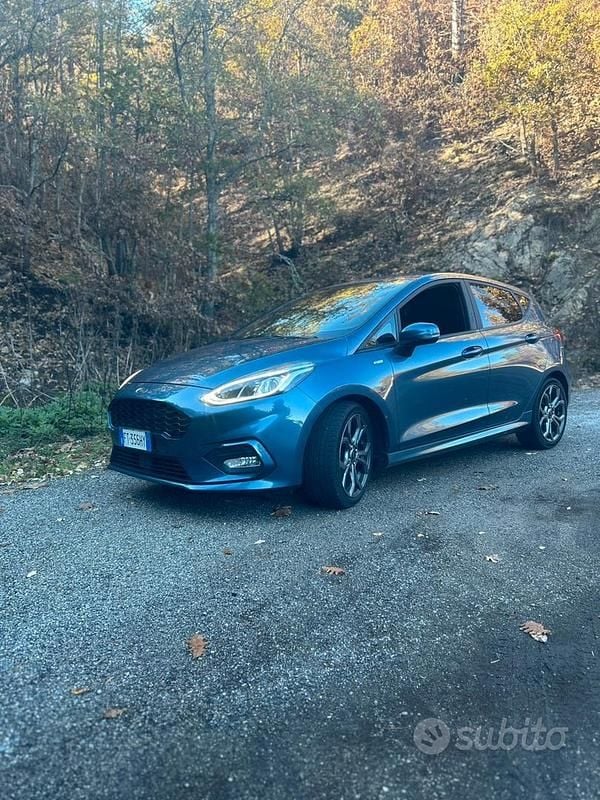 Blu Usata 2019 Ford Fiesta ST-Line Berlina | 10.300 € (Buon prezzo) - Immagine 1/4
