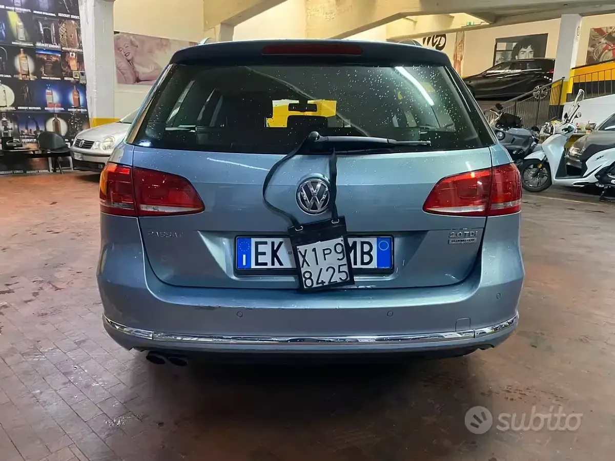 Usata VW Passat Highline 140 CV (102 kW) 2012 Blu Station wagon