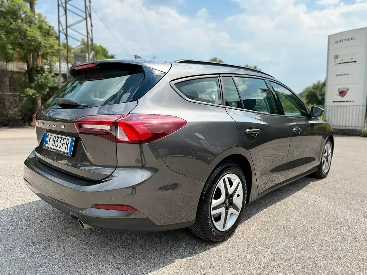 Usata Ford Focus Business Edition 120 CV (88 kW) 2022 Grigio Station wagon