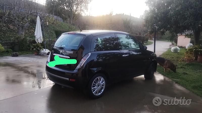 Usata Lancia Ypsilon 77 CV (56 kW) 2009 Nero Utilitaria