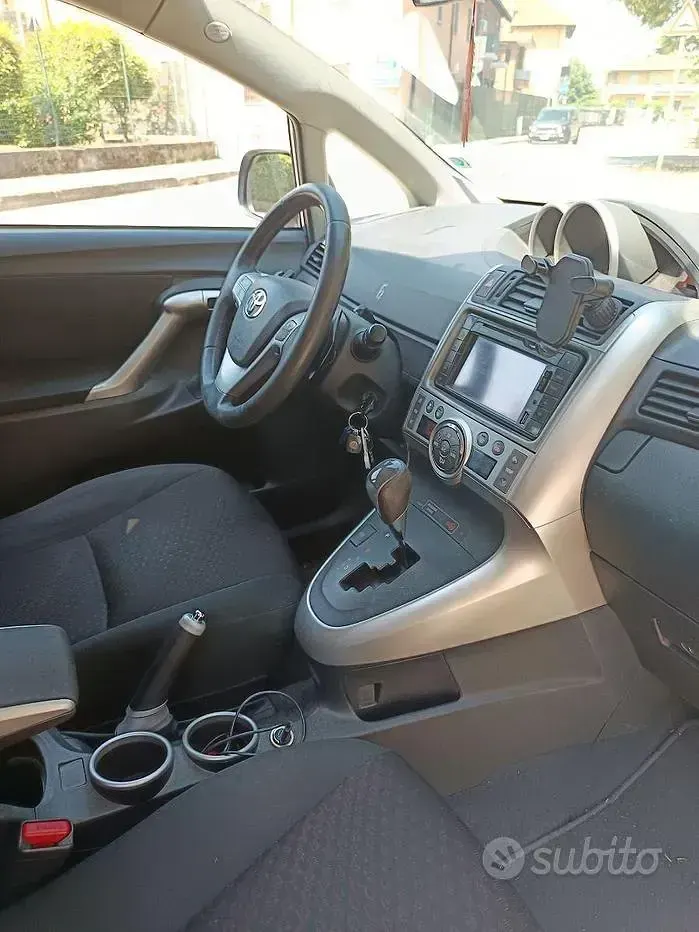 Usata Toyota Verso 150 CV (110 kW) 2011 Monovolume