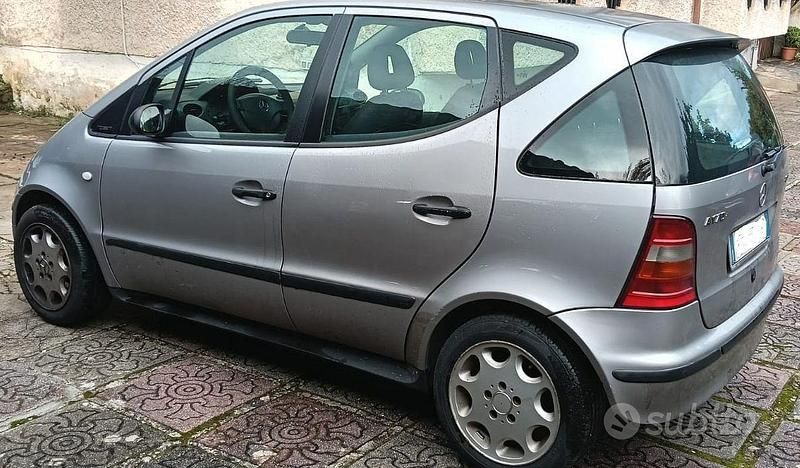 Usata Mercedes A170 90 CV (66 kW) 2000 Grigio Monovolume