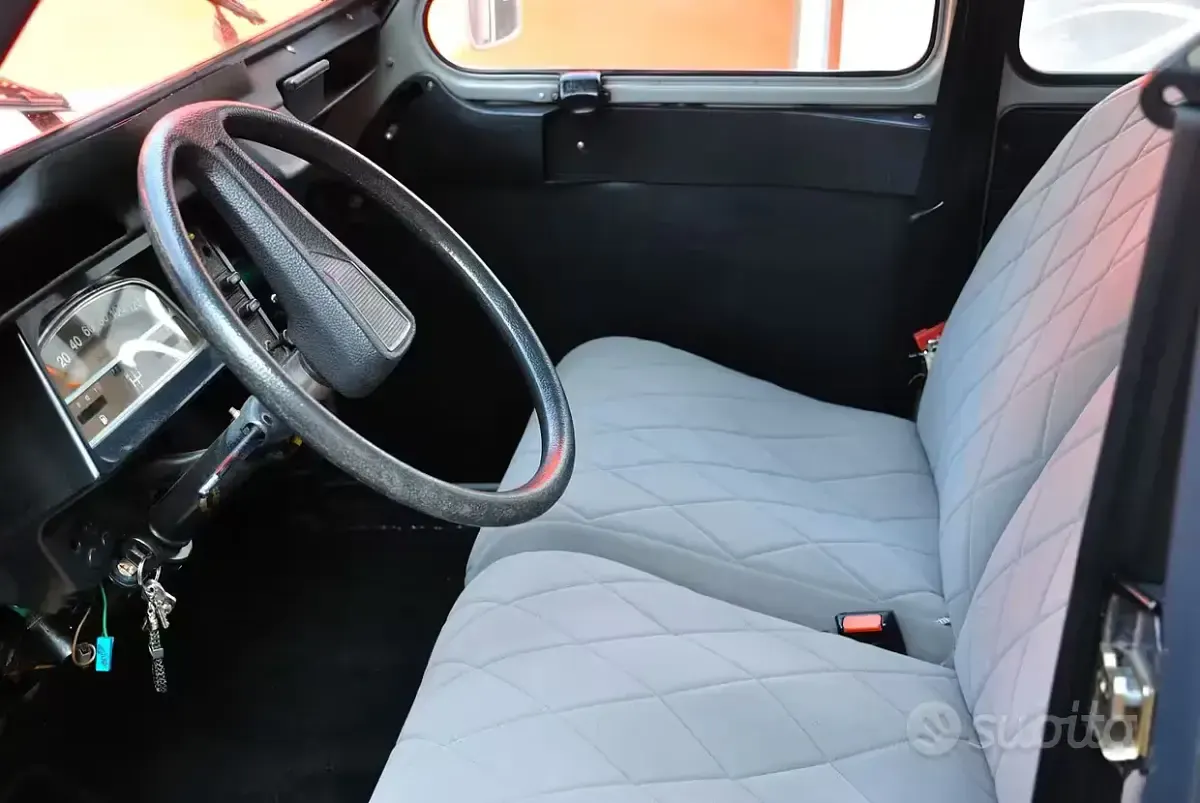 Usata Citroën 2CV Charleston 29 CV (21 kW) 1987 Grigio Berlina