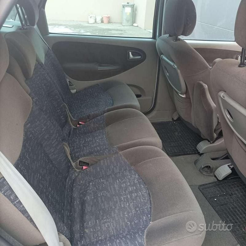 Usata Renault Scénic 2001 Grigio Monovolume