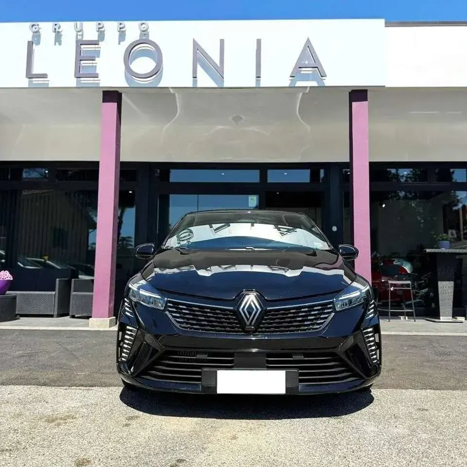 Usata Renault Clio V Techno 91 CV (66 kW) 2025 Nero etoile Berlina