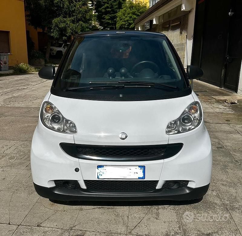 Bianco Usata 2010 Smart ForTwo Cabrio Cabrio | 5590 € (Buon prezzo) - Immagine 1/4