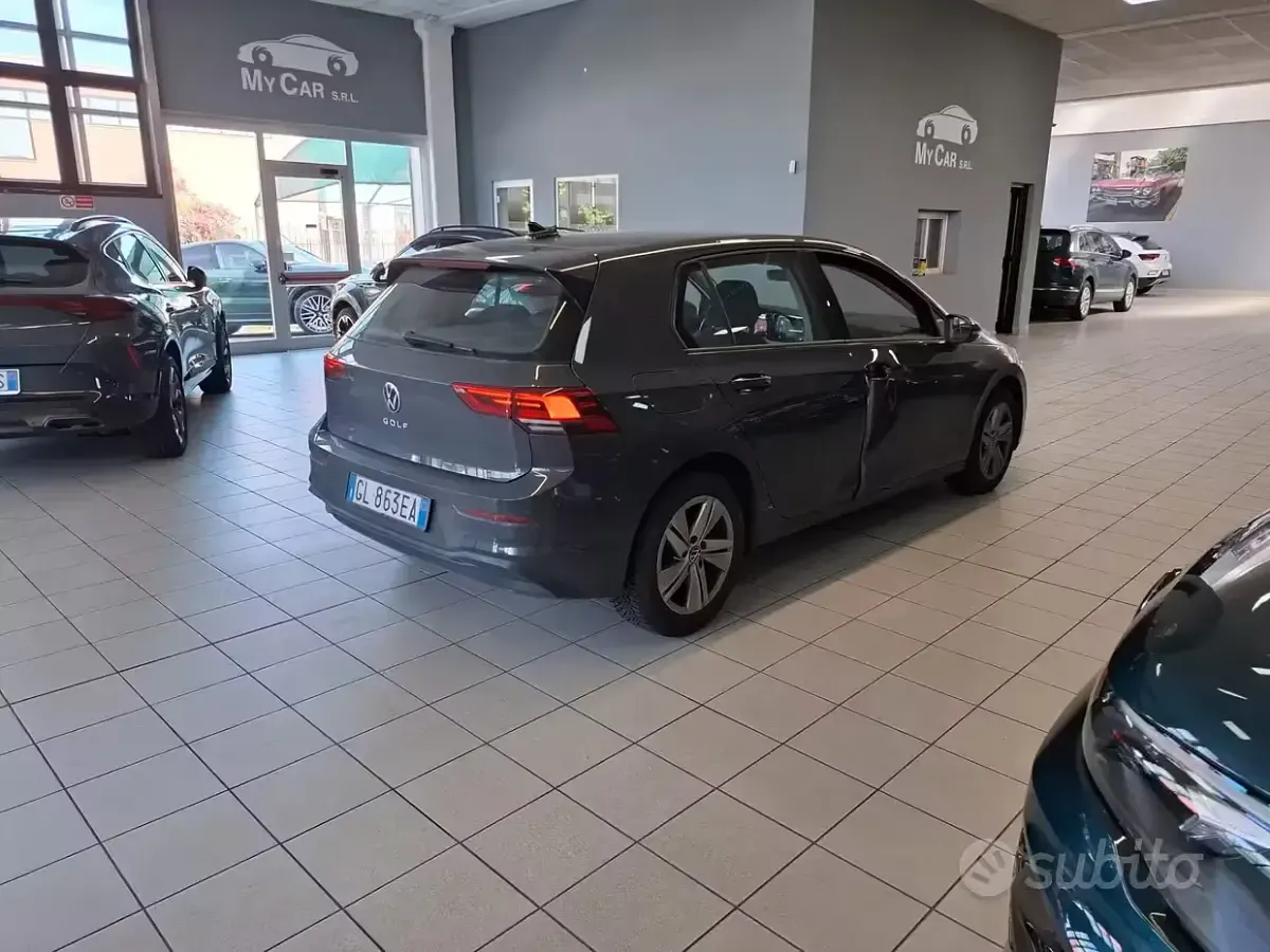 Usata VW Golf VIII 116 CV (85 kW) 2022 Grigio Berlina