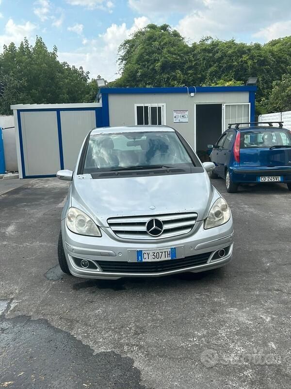 Usata Mercedes B200 2006 Grigio Monovolume