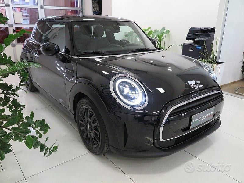 Usata Mini ONE Classic 102 CV (75 kW) 2021 Nero Utilitaria