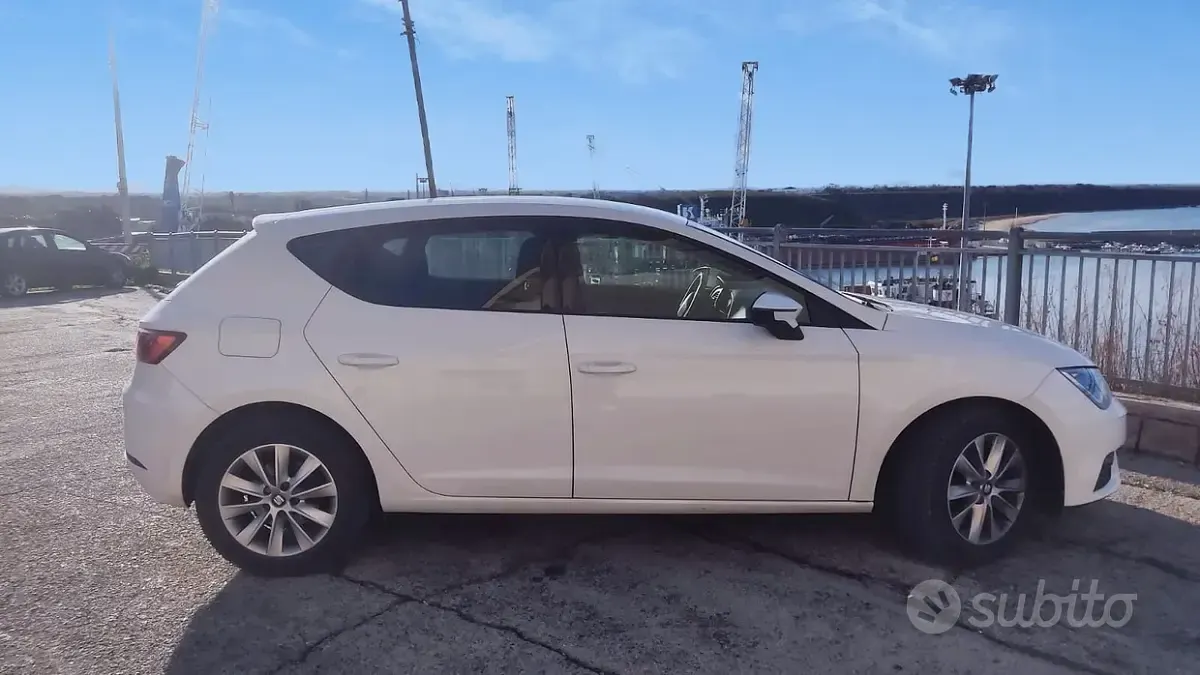 Usata Seat Leon 115 CV (84 kW) 2019 Bianco Berlina