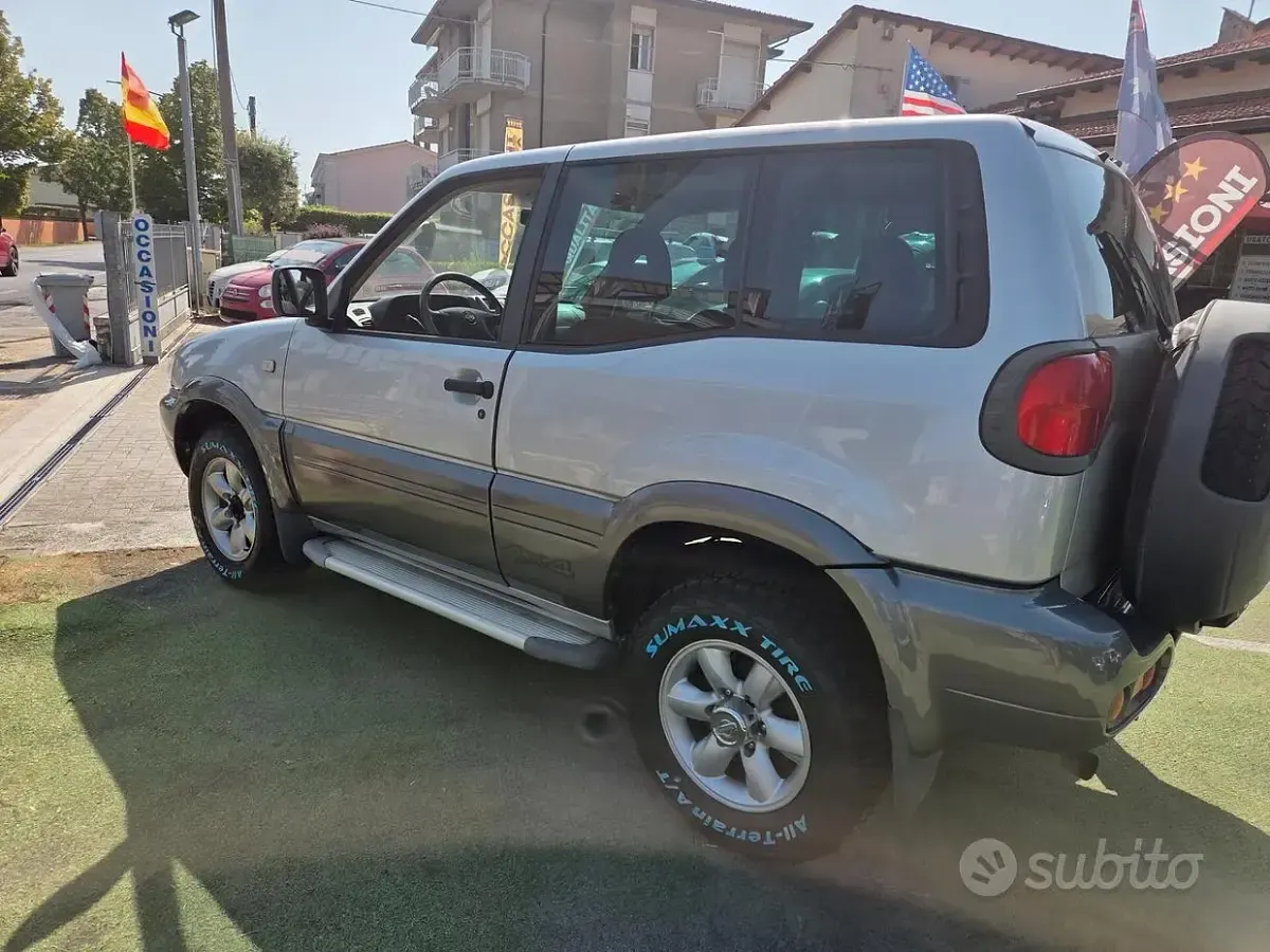 Usata Nissan Terrano 125 CV (91 kW) 2001 Grigio SUV