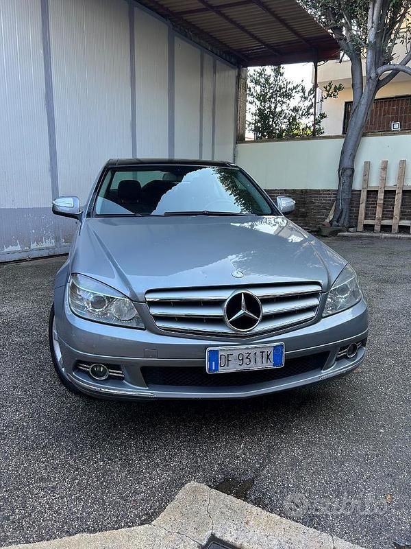 Usata Mercedes C220 Avantgarde 170 CV (125 kW) 2007 Grigio Berlina