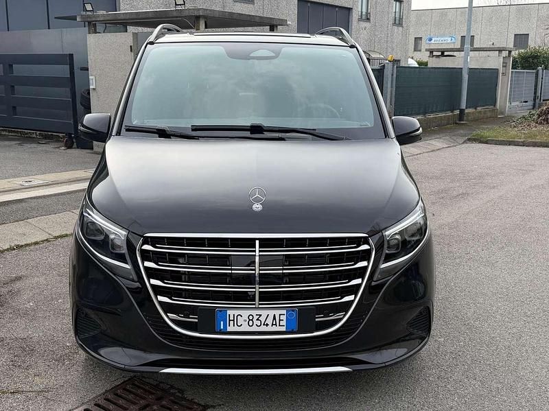 Usata Mercedes V300 Exclusive 237 CV (174 kW) 2026 Other Monovolume