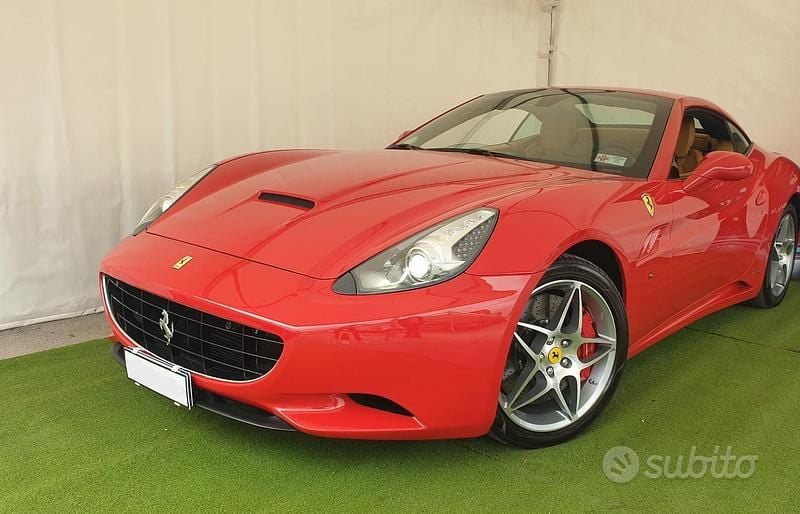 Usata Ferrari California 490 CV (360 kW) 2010 Rosso Cabrio
