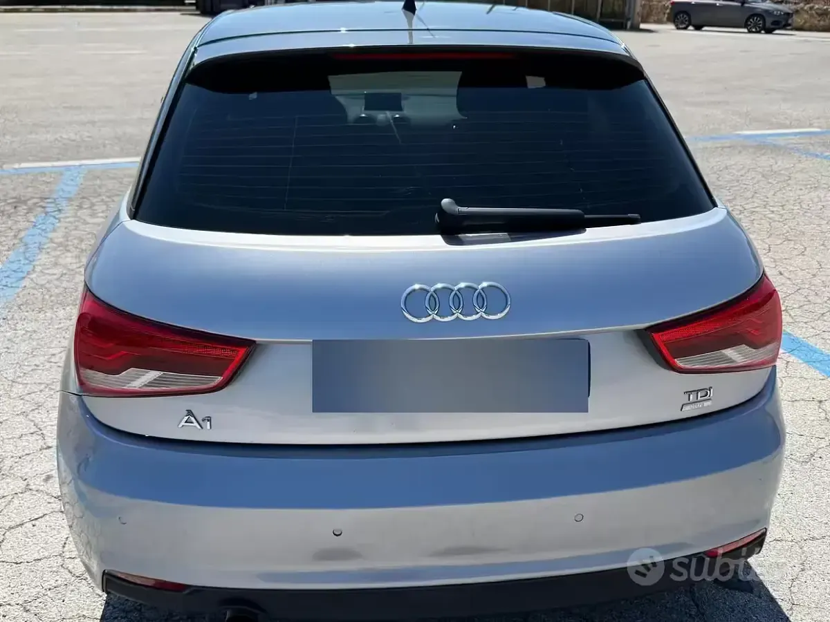 Usata Audi A1 Sportback 90 CV (66 kW) 2016 Grigio Utilitaria