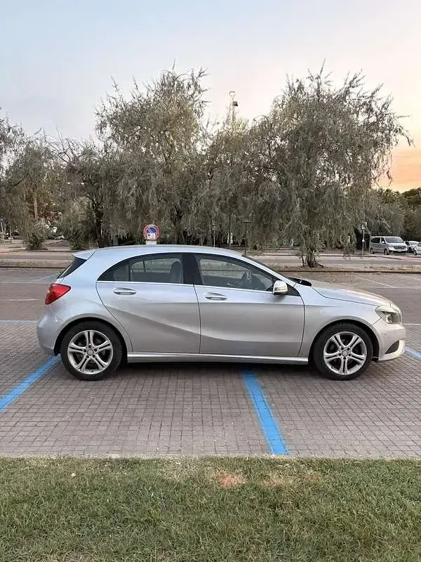 Usata Mercedes A180 109 CV (80 kW) 2014 Utilitaria