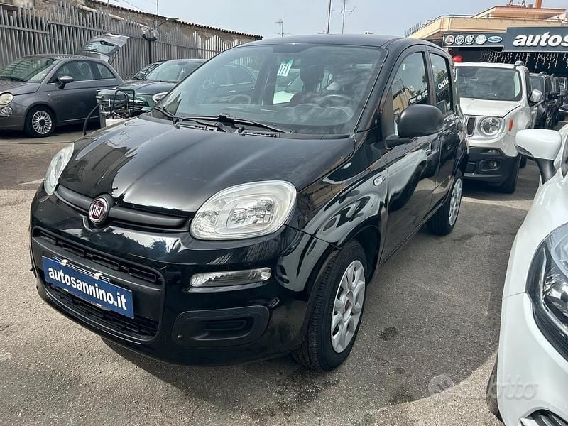 Usata Fiat Panda Lounge 80 CV (58 kW) 2018 Nero Utilitaria