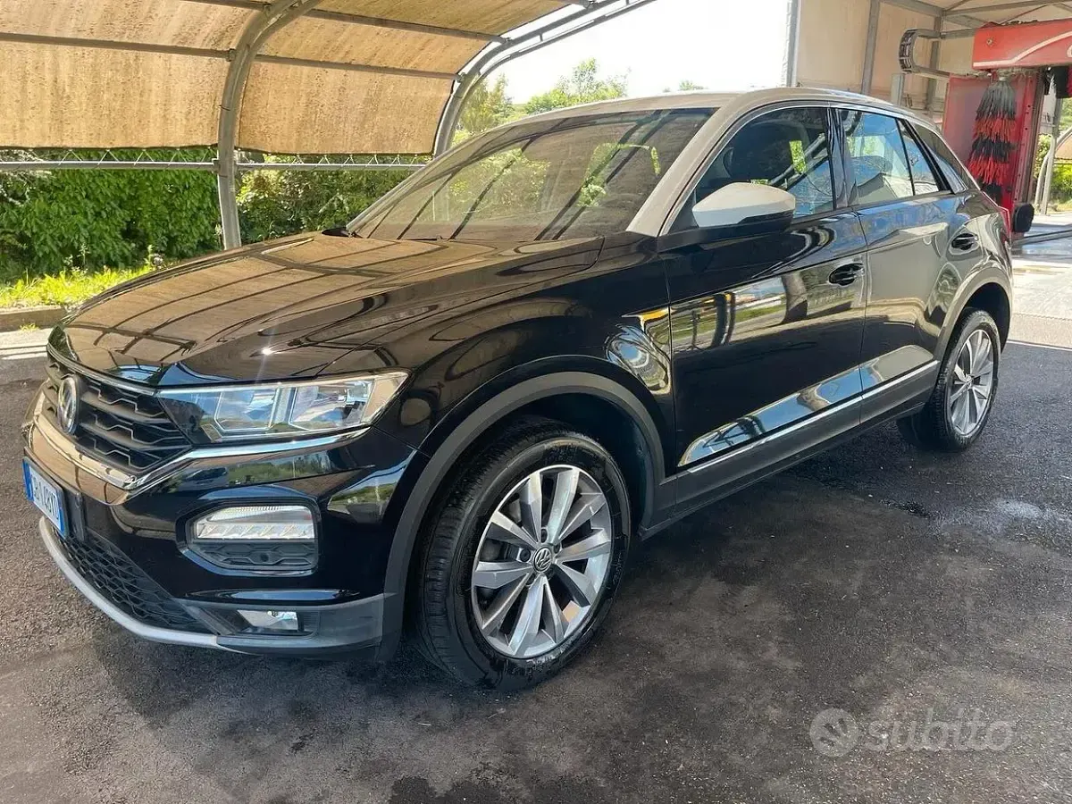 Usata VW T-Roc Style 150 CV (110 kW) 2020 Nero SUV